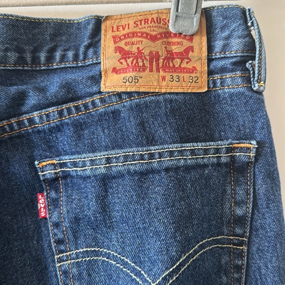 EUC Men's Levi's 505 Regular Fit Jeans - Picture 6 of 9